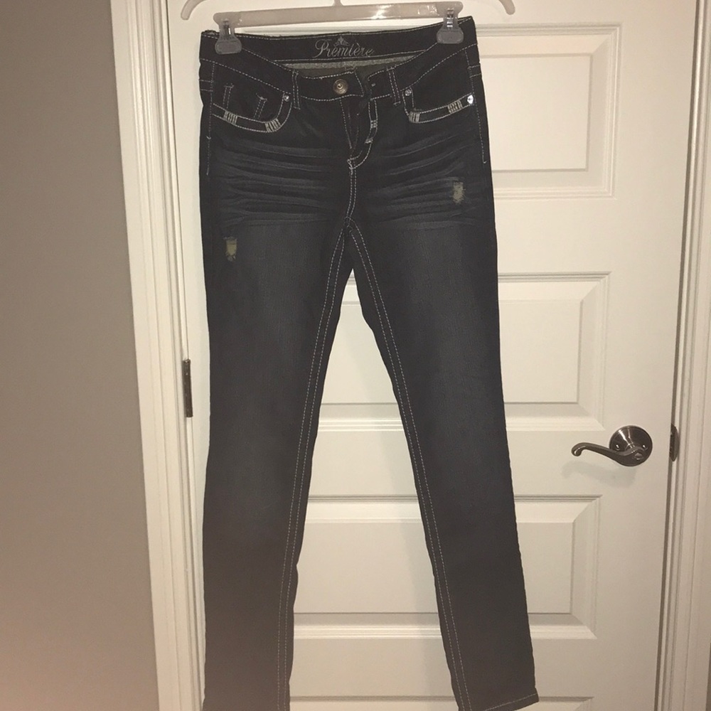 Distressed skinny jeans